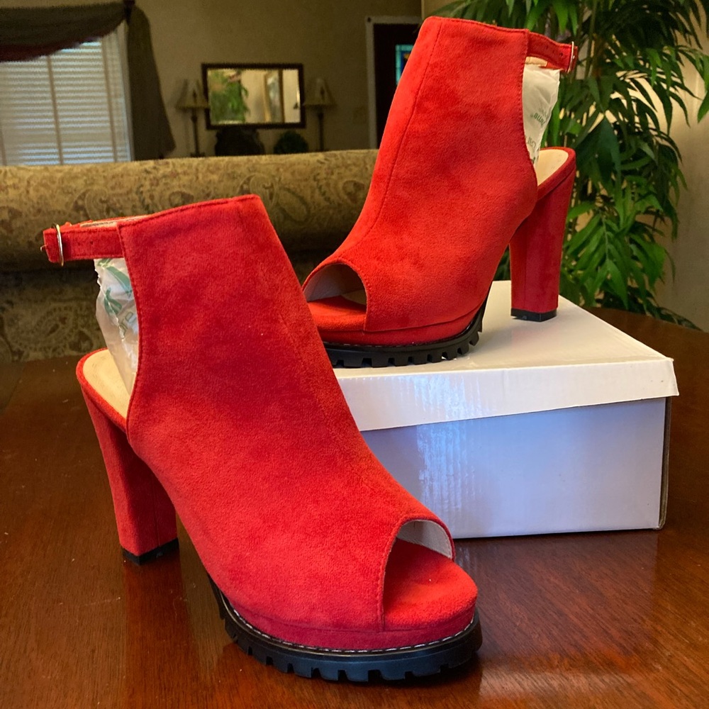 Red faux suede 4 1/2” heel shoe size 39 (8.5) new in box